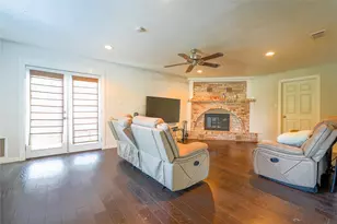 200 W Greenbriar St, Robinson, TX 76706 - Photo 14