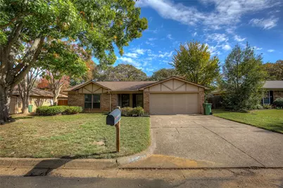 2717 Lucas Drive, Arlington, TX 76015 - Photo 1