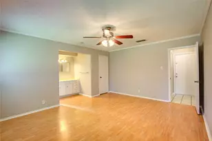 2717 Lucas Dr, Arlington, TX 76015 - Photo 18