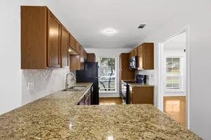 3838 Crestpark Dr, Farmers Branch, TX 75244 - Photo 20