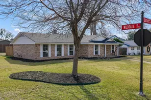 3838 Crestpark Dr, Farmers Branch, TX 75244 - Photo 2