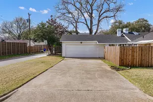 3838 Crestpark Dr, Farmers Branch, TX 75244 - Photo 4