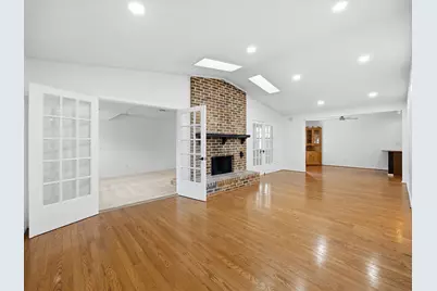 3838 Crestpark Drive, Farmers Branch, TX 75244 - Photo 16