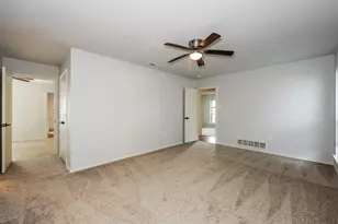 2002 Harwell St, Grapevine, TX 76051 - Photo 12