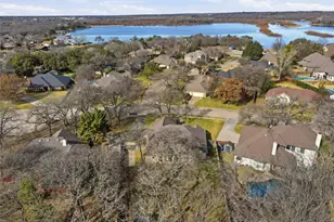1312 Crows Nest Ct, Azle, TX 76020 - Photo 10