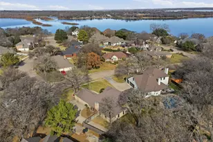 1312 Crows Nest Ct, Azle, TX 76020 - Photo 8