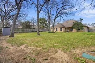 1312 Crows Nest Ct, Azle, TX 76020 - Photo 30