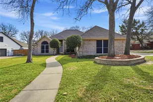1312 Crows Nest Ct, Azle, TX 76020 - Photo 2