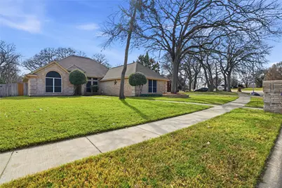 1312 Crows Nest Court, Azle, TX 76020 - Photo 4