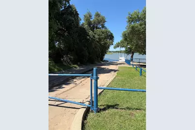 1312 Crows Nest Court, Azle, TX 76020 - Photo 28