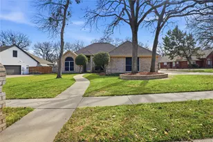 1312 Crows Nest Ct, Azle, TX 76020 - Photo 4