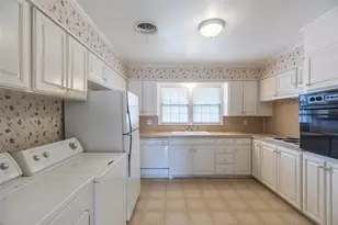 3617 S 20th St, Abilene, TX 79605 - Photo 8