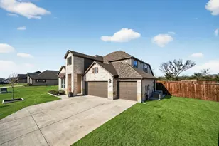 596 Randys Wy, Pilot Point, TX 76258 - Photo 4