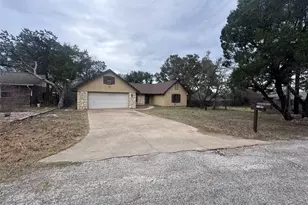 1107 Sierra Vista Dr, Granbury, TX 76048 - Photo 2