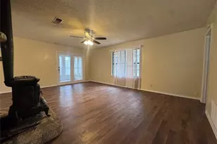 1107 Sierra Vista Dr, Granbury, TX 76048 - Photo 4