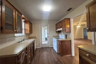 1107 Sierra Vista Dr, Granbury, TX 76048 - Photo 6