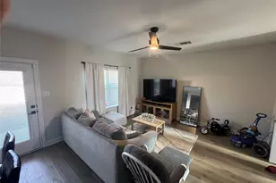 1210 Bullock Dr, Princeton, TX 75407 - Photo 4