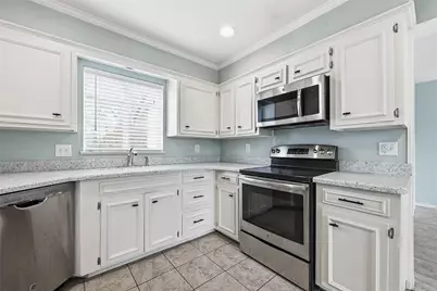 1901 Bluebird Avenue, Fort Worth, TX 76111 - Photo 10