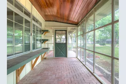 1901 Bluebird Avenue, Fort Worth, TX 76111 - Photo 28