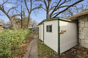 1901 Bluebird Ave, Fort Worth, TX 76111 - Photo 34