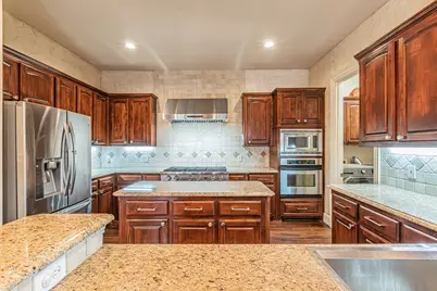 1018 Pedernales Trail, Irving, TX 75063 - Photo 10