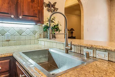 1018 Pedernales Trail, Irving, TX 75063 - Photo 12