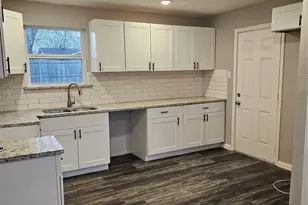 305 Deepwood St, Dallas, TX 75217 - Photo 6