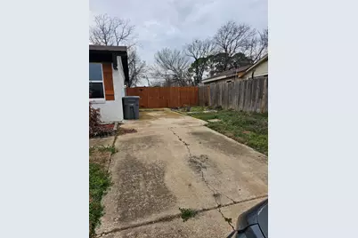 305 Deepwood Street, Dallas, TX 75217 - Photo 2