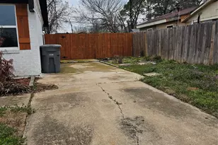 305 Deepwood St, Dallas, TX 75217 - Photo 2