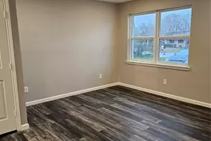 305 Deepwood St, Dallas, TX 75217 - Photo 8