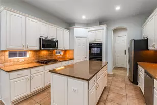 1991 Sandy Creek Dr, Frisco, TX 75033 - Photo 10