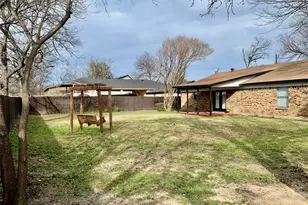 2209 Hardy Rd, Grand Prairie, TX 75051 - Photo 32