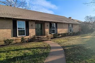 1122 W 6th St, McGregor, TX 76657 - Photo 2