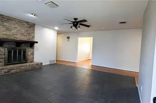 1122 W 6th St, McGregor, TX 76657 - Photo 10