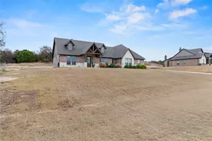 916 Silverleaf Dr, Weatherford, TX 76085 - Photo 4
