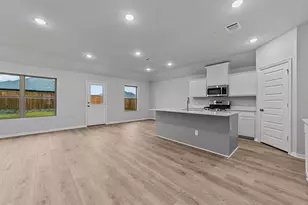 607 Forest Haven Dr, Van Alstyne, TX 75495 - Photo 2