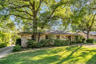 2972 Maydelle Ln, Farmers Branch, TX 75234 - Photo 4