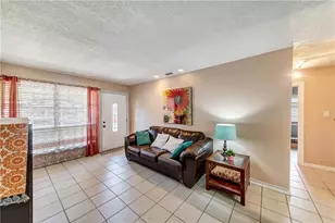 712 Ridgecrest Dr, Lewisville, TX 75067 - Photo 2