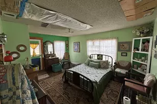 230 N Elm Ave, Munday, TX 76371 - Photo 6