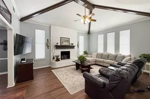 1529 E Windsor Dr, Denton, TX 76209 - Photo 2