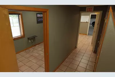 1301 E Henderson Street, Cleburne, TX 76031 - Photo 8