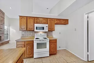 3836 O B Crowe Dr, Dallas, TX 75227 - Photo 20