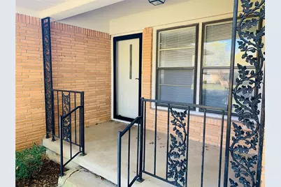 1800 W College Street, Sherman, TX 75092 - Photo 2