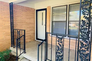 1800 W College St, Sherman, TX 75092 - Photo 2