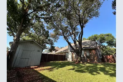 3110 Glenmere Court, Carrollton, TX 75007 - Photo 18