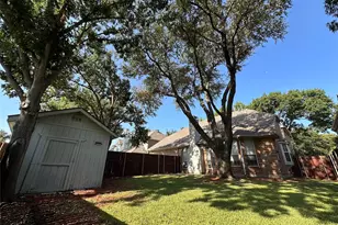 3110 Glenmere Ct, Carrollton, TX 75007 - Photo 18