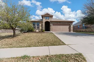 1313 Meadowlakes Dr, Azle, TX 76020 - Photo 2