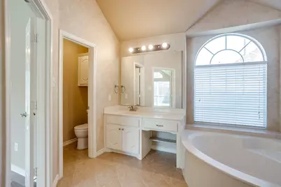 8205 Painted Tree Trail, Fort Worth, TX 76131 - Photo 10