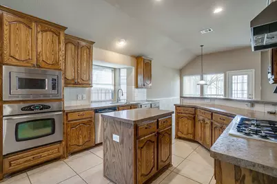 8205 Painted Tree Trail, Fort Worth, TX 76131 - Photo 6