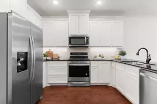 2634 Dodson St, Garland, TX 75042 - Photo 4